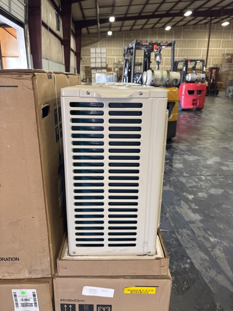 9,000 BTU Single-Zone Outdoor Inverter Heat Pump Mini Split Unit, 29.8 SEER2 208-230/60/1 R-410A