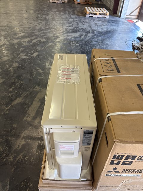 9,000 BTU Single-Zone Outdoor Inverter Heat Pump Mini Split Unit, 29.8 SEER2 208-230/60/1 R-410A