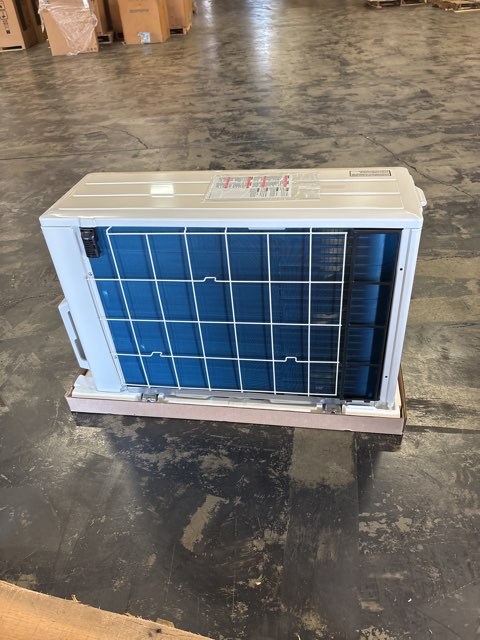 12,000 BTU Single-Zone Outdoor Inverter Heat Pump Mini Split Unit, 20 SEER2 208-230/60/1 R-410A