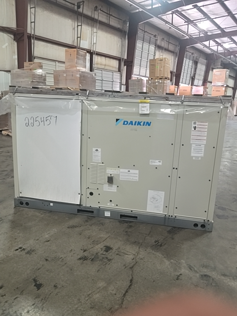 7.5 Ton Two-Stage Convertible Natural Gas/Electric Packaged Unit, 11.2 EER, 460/60/3, R410A