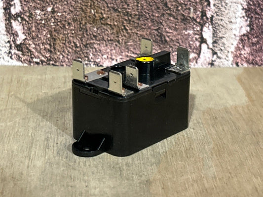 24 V, 50/60 Hz, 18 Amps, Relay