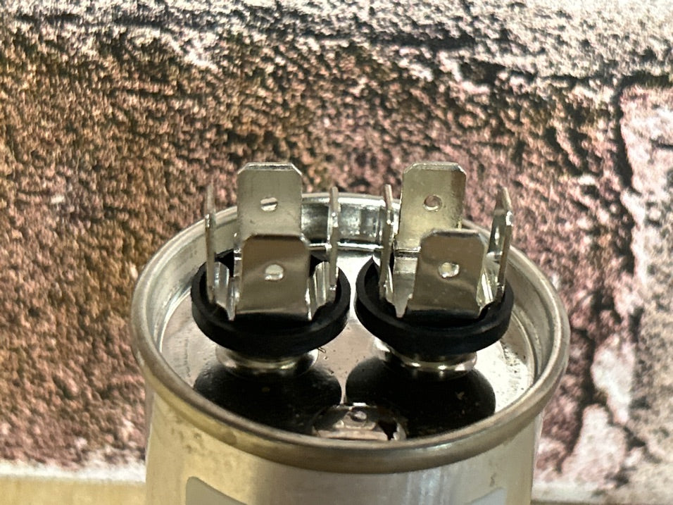 370 Vac, 5MFD 50/60 Hz, Round Capacitor