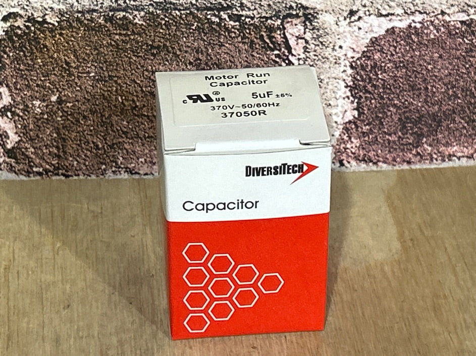 370 Vac, 5MFD 50/60 Hz, Round Capacitor