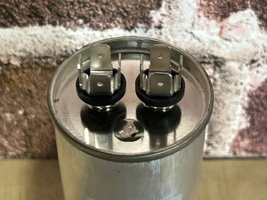 370 Vac, 60MFD 50/60 Hz, Round Capacitor