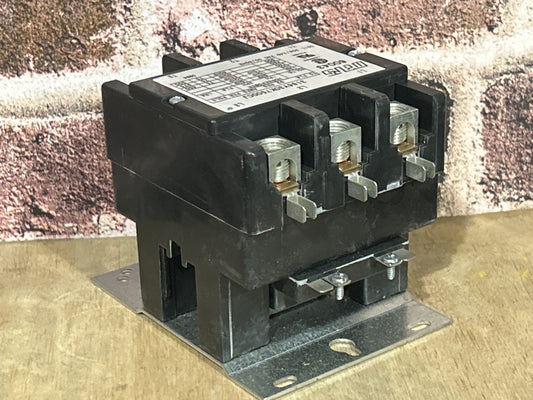 208/240 V, 50/60 Hz, 75 Amps 3 Pole Contactor