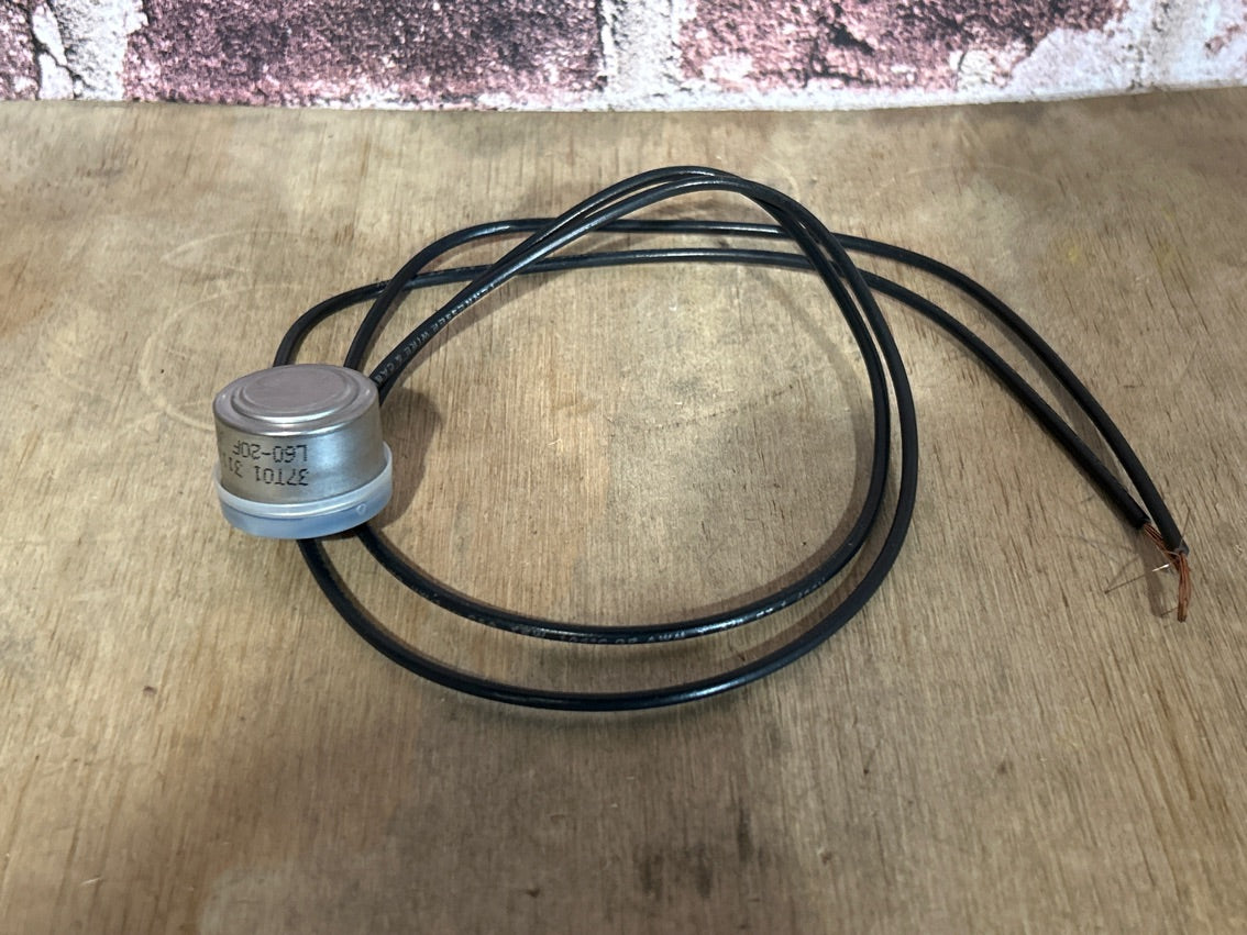 120/240V 3/4" Bimetal Disc Thermostat, 24" Lead