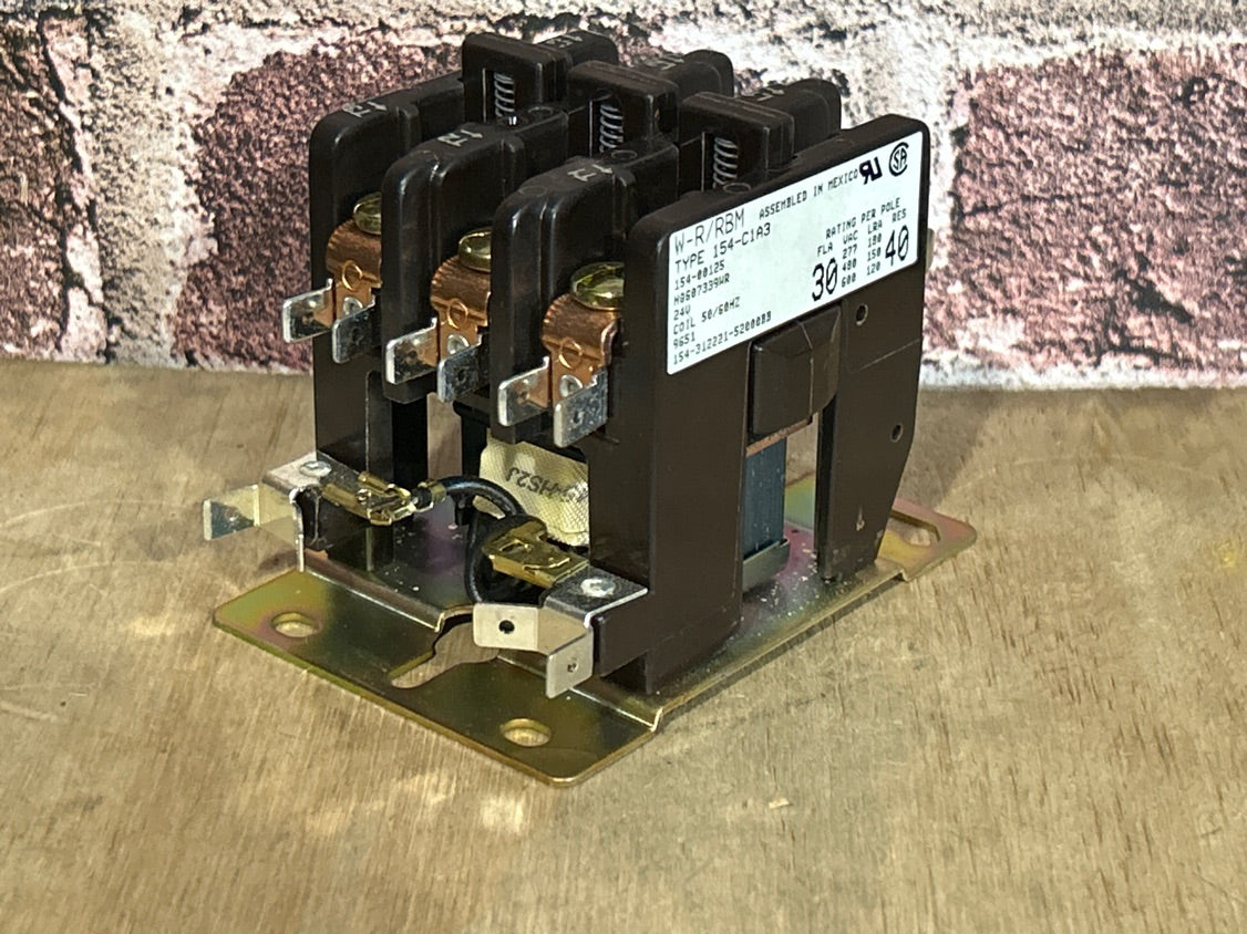 24 V, 50/60 Hz, 30 Amps 3 Pole Contactor