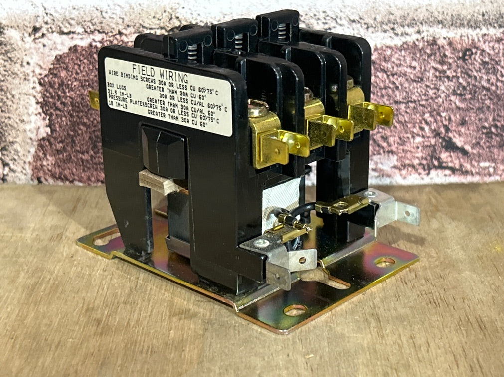 208/240 V, 50/60 Hz, 25 Amps 3 Pole Contactor