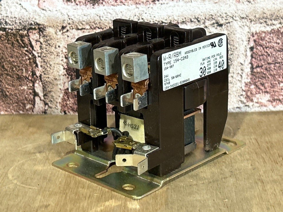 24 V, 50/60 Hz, 30 Amps 3 Pole Contactor