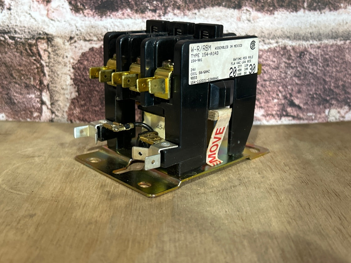 24 V, 50/60 Hz, 20 Amps 3 Pole Contactor