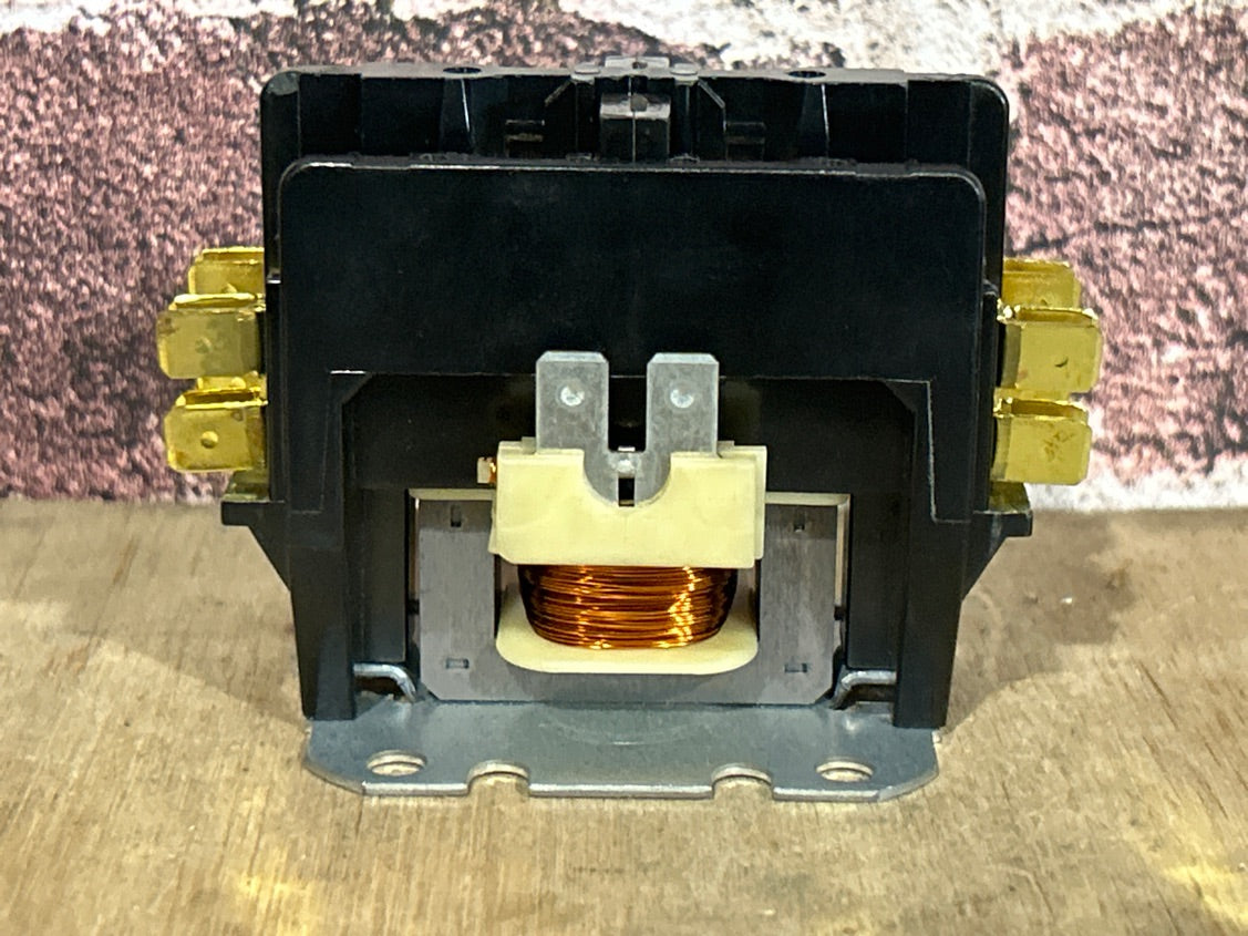 24 V, 50/60 Hz, 30 Amps 2 Pole Contactor