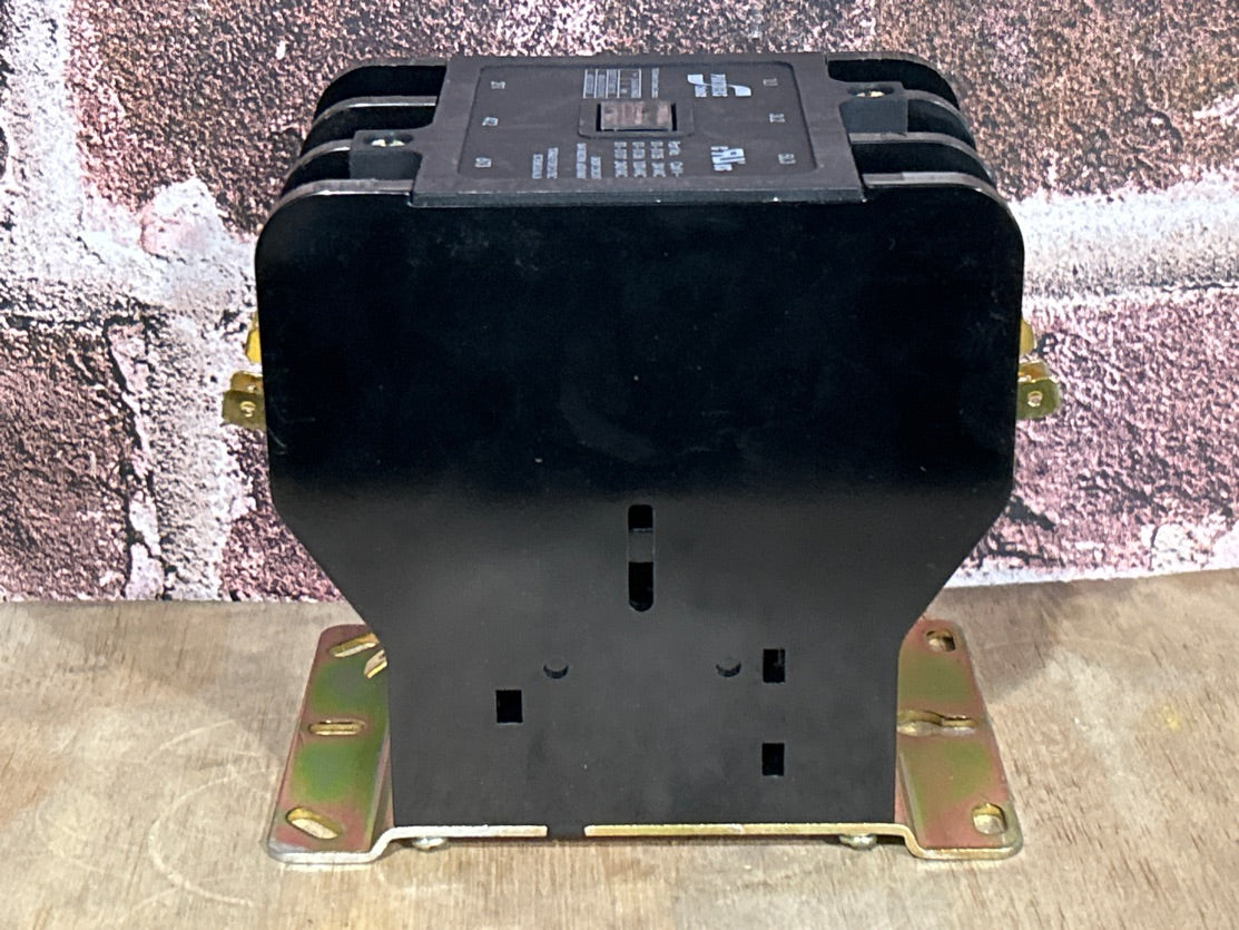 24 V, 50/60 Hz, 75 Amps 3 Pole Contactor