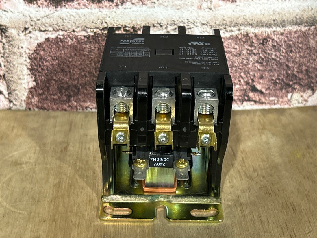 240 V, 50/60 Hz, 60 Amps 3 Pole Contactor