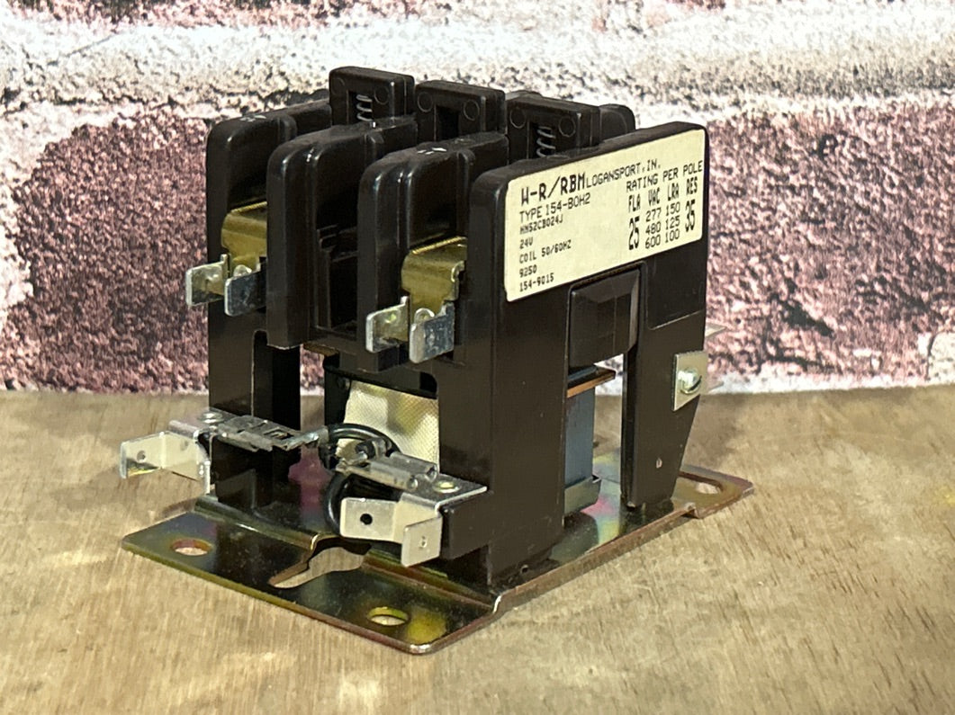 24 V, 50/60 Hz, 25 Amps 3 Pole Contactor