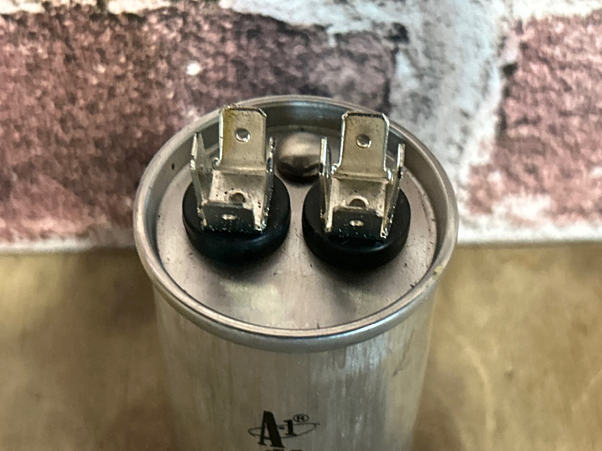 370 Vac, 25MFD 50/60 Hz, Round Capacitor