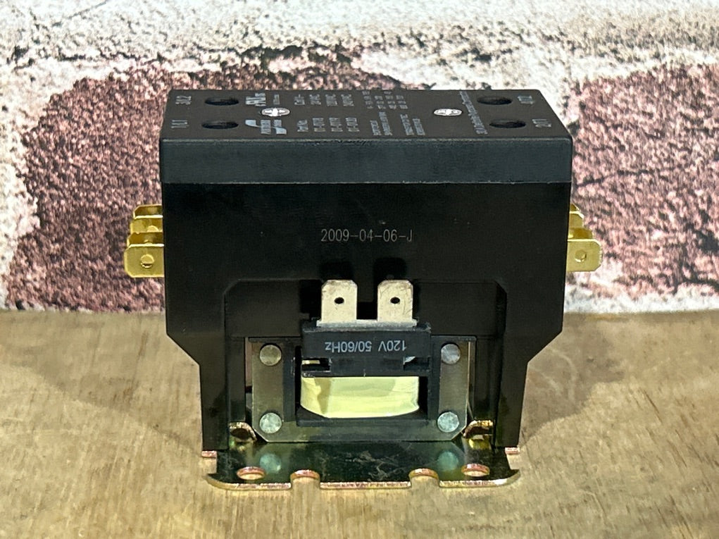 120 V, 50/60 Hz, 30 Amps 2 Pole Contactor