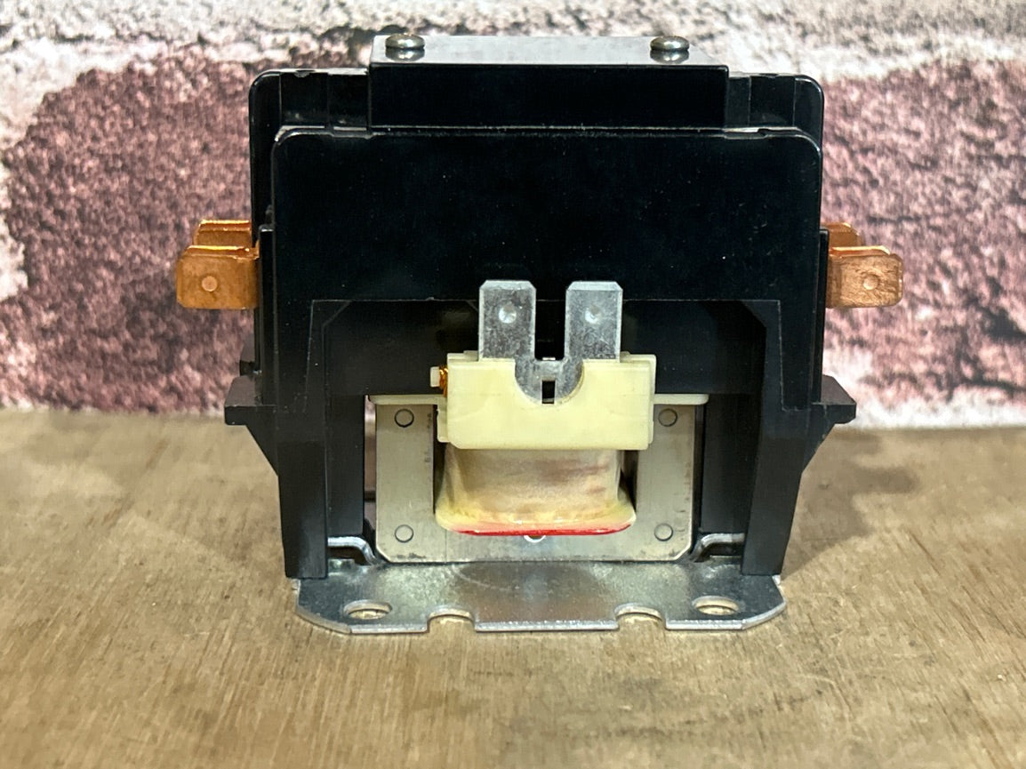 120 V, 50/60 Hz, 40 Amps 2 Pole Contactor