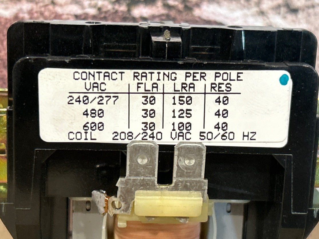 208/240 V, 50/60 Hz, 30 Amps 2 Pole Contactor