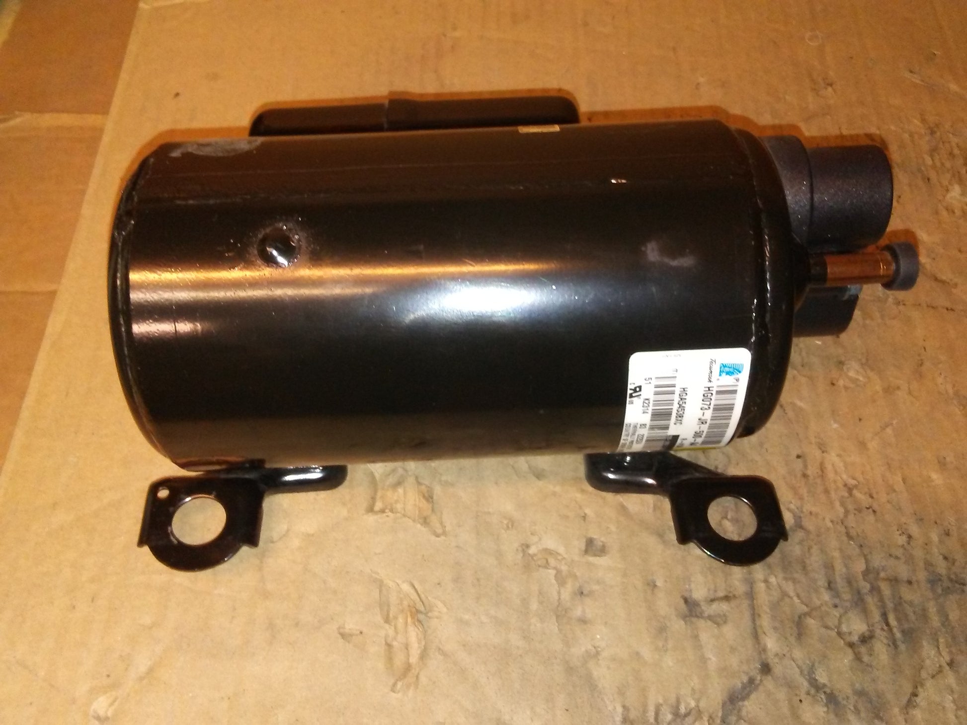 5,300 BTU ROTARY AIR CONDITIONING COMPRESSOR 220-240/50/1 R-410A