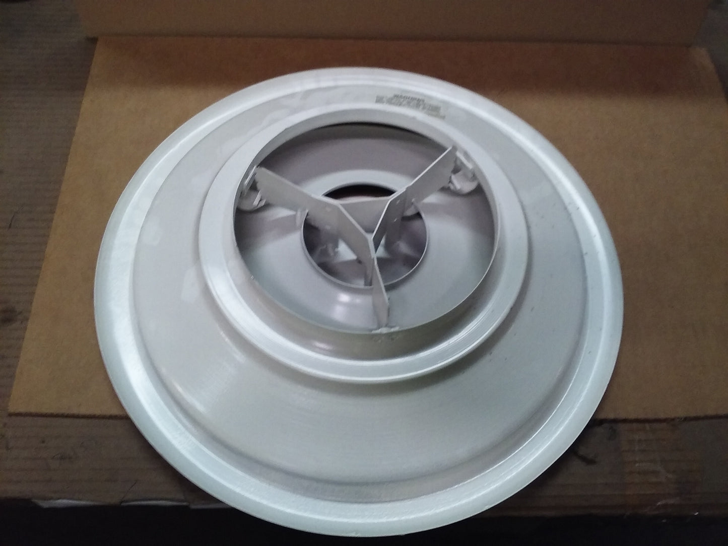 STEEL/WHITE ROUND CEILING DIFFUSER 14" X 8"