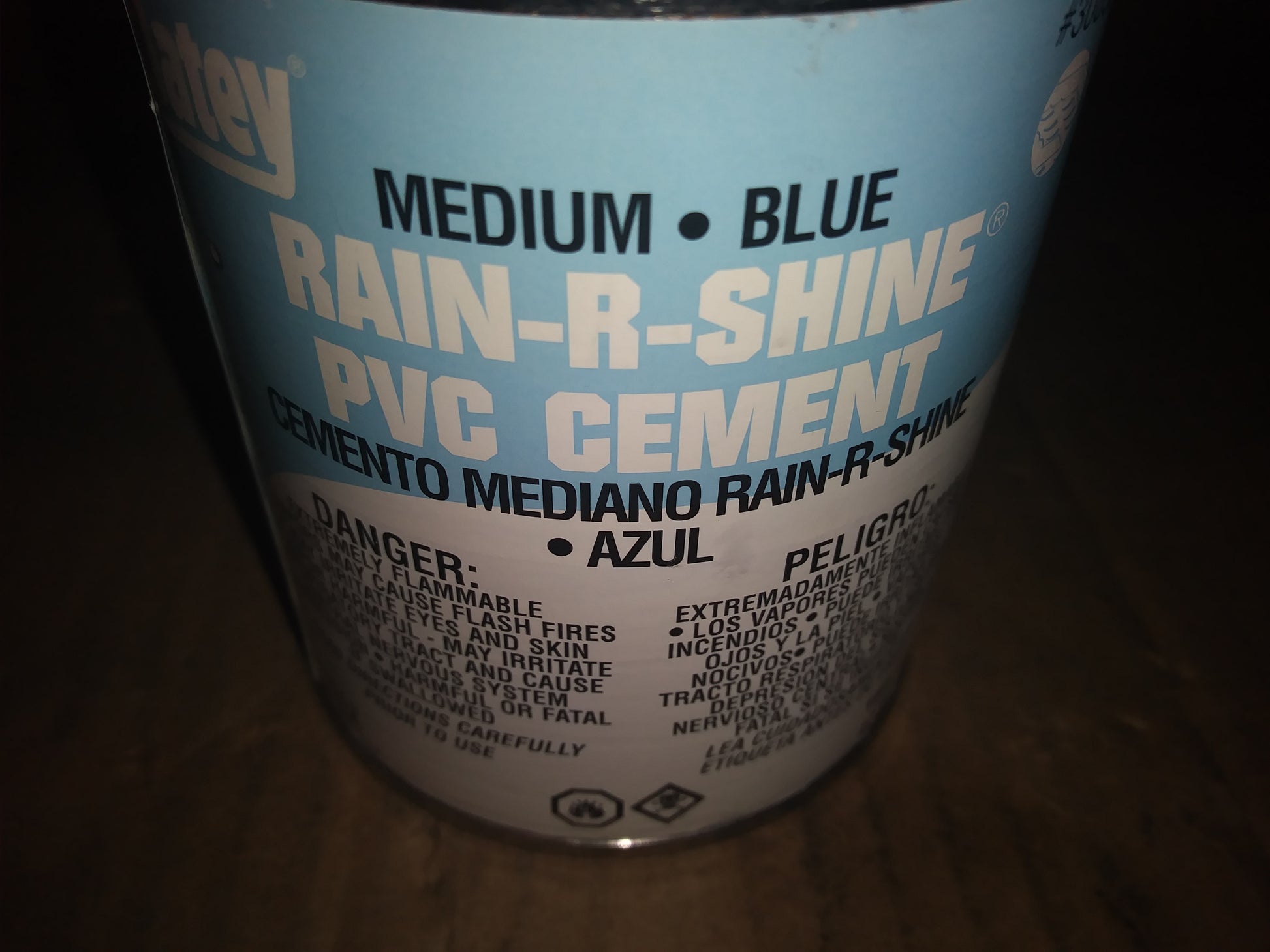 16 OZ. RAIN-R-SHINE MEDIUM BLUE PVC CEMENT