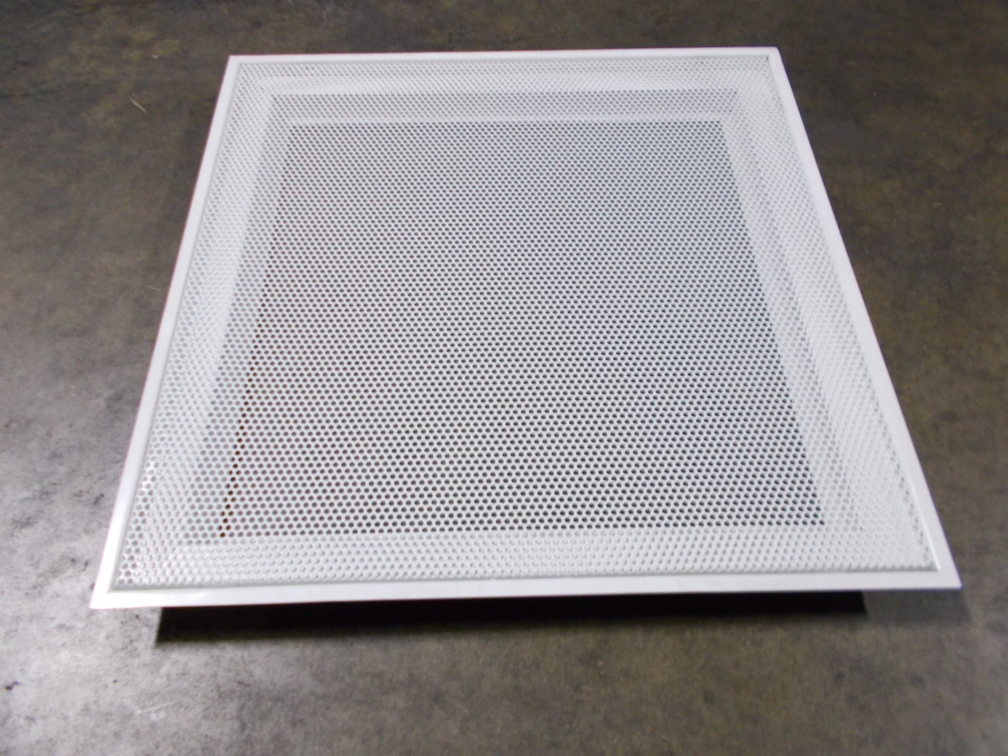 20" X 20" STEEL/WHITE PERFORATED FILTER BACK DIFFUSER