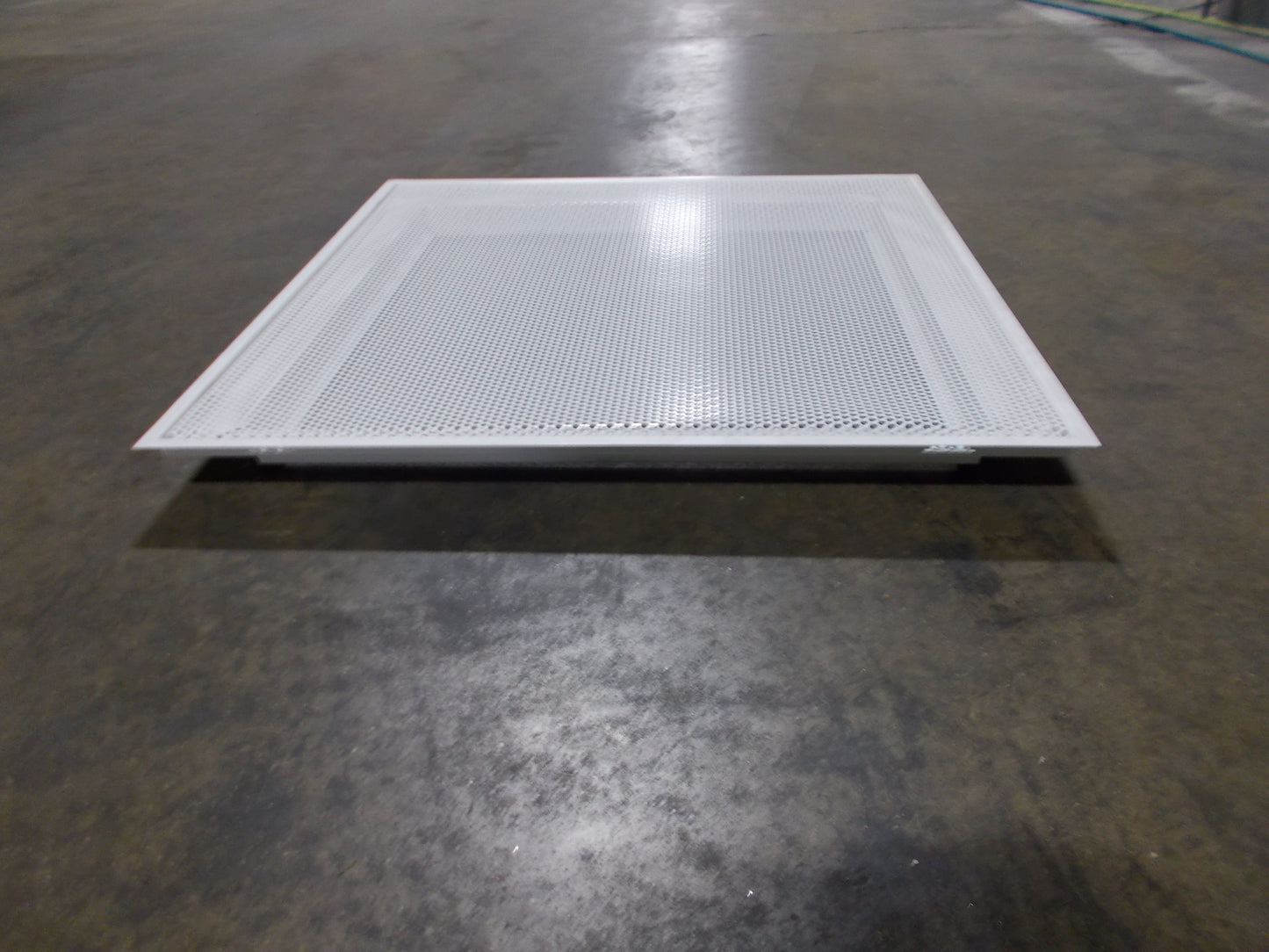 20" X 20" STEEL/WHITE PERFORATED FILTER BACK DIFFUSER