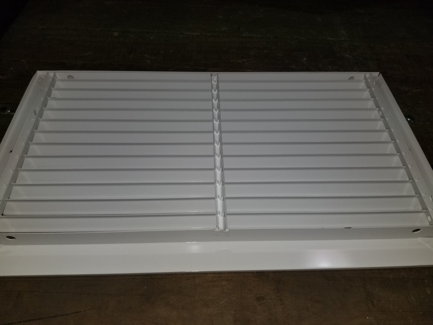 18" X 10" WHITE STEEL LAY-IN STATIONARY BAR HORIZONTAL RETURN GRILLE