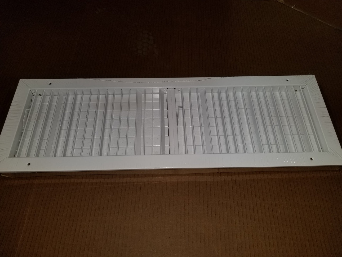 28" X 8" WHITE STEEL SINGLE DEFLECTION VERTICAL SUPPLY REGISTER/W MULTI-LOUVER DAMPER