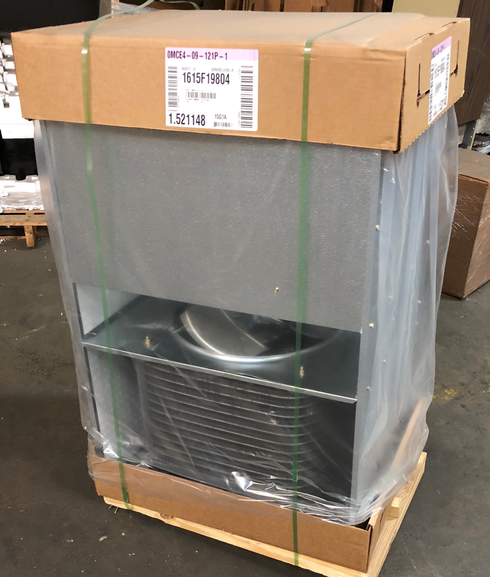 1 TON "MAGIC-PAK" SERIES UPFLOW ELECTRIC COOLING PACKAGED UNIT, 9 EER 208-230/60/1 R-410A CFM:450