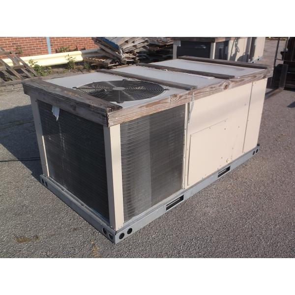 3 TON "ENERGENCE" SERIES CONVERTIBLE ECM DIRECT DRIVEN TWO-STAGE LOW NOx GAS/HIGH EFFICIENCY AIR CONDITIONING PACKAGED UNIT, 17 SEER/81% 460/60/3 R-410A CFM:1200