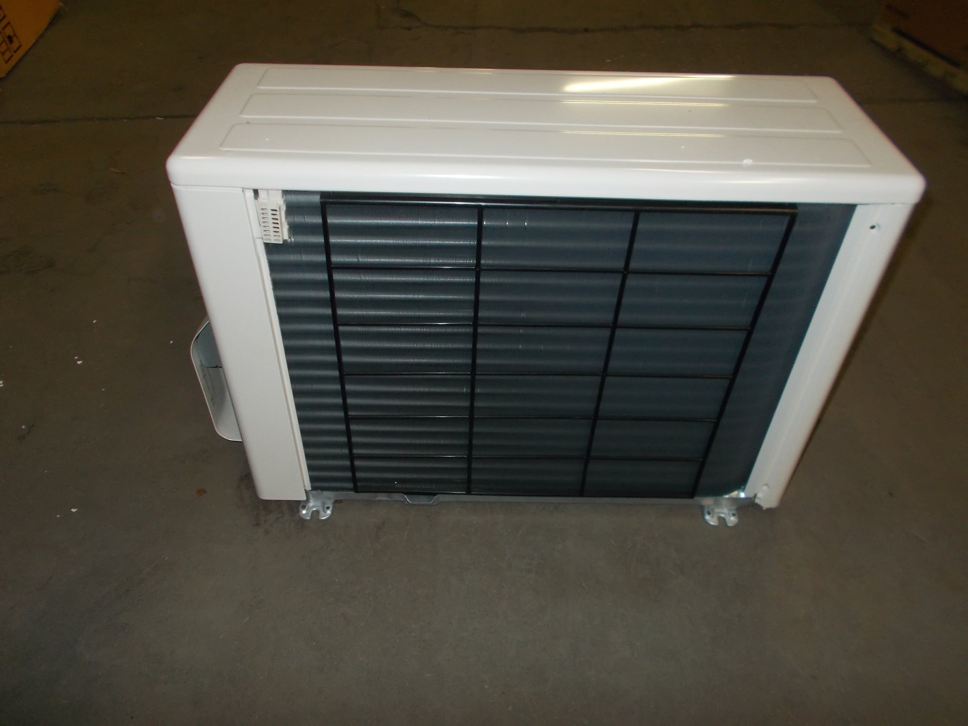 1 TON OUTDOOR MINI-SPLIT AIR CONDITIONER UNIT, 23 SEER 208-230/60/1 R-410A CFM 219-406