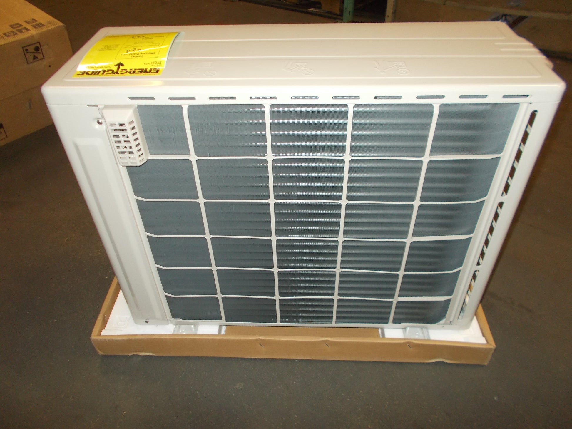 15,000 BTU SINGLE ZONE OUTDOOR MINI-SPLIT HEAT PUMP UNIT, 25.3 SEER 208-230/60/1 R-410A CFM 547