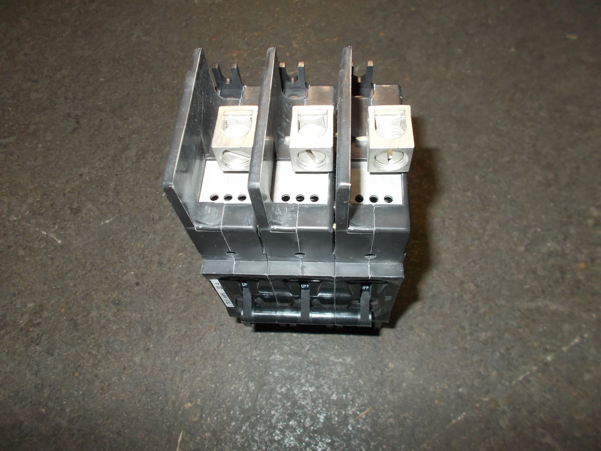 3 POLE 19.5 AMP "219 MULTI-POLE" SERIES HYDRAULIC MAGNETIC CIRCUIT BREAKER PROTECTOR/FOR MANUAL MOTOR CONTROLLER APPLICATIONS 480/50-60/1 OR 3