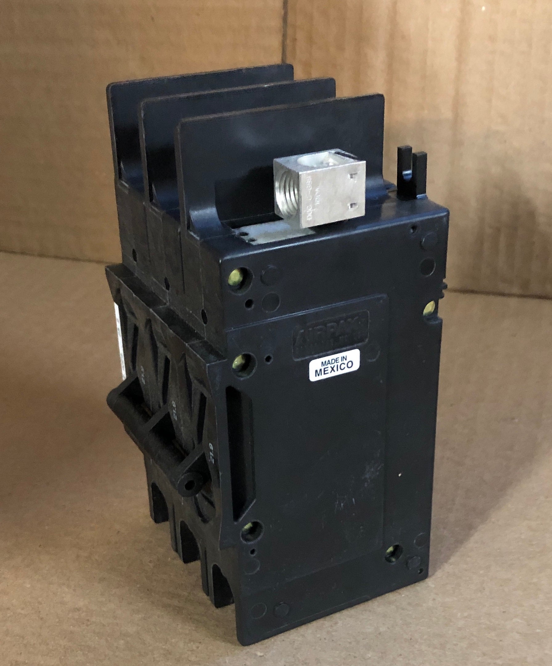 3 POLE 21.9 AMP "219 MULTI-POLE" SERIES HYDRAULIC MAGNETIC CIRCUIT BREAKER PROTECTOR/FOR MANUAL CONTROLLER APPLICATIONS, 480/60-50/1 OR 3