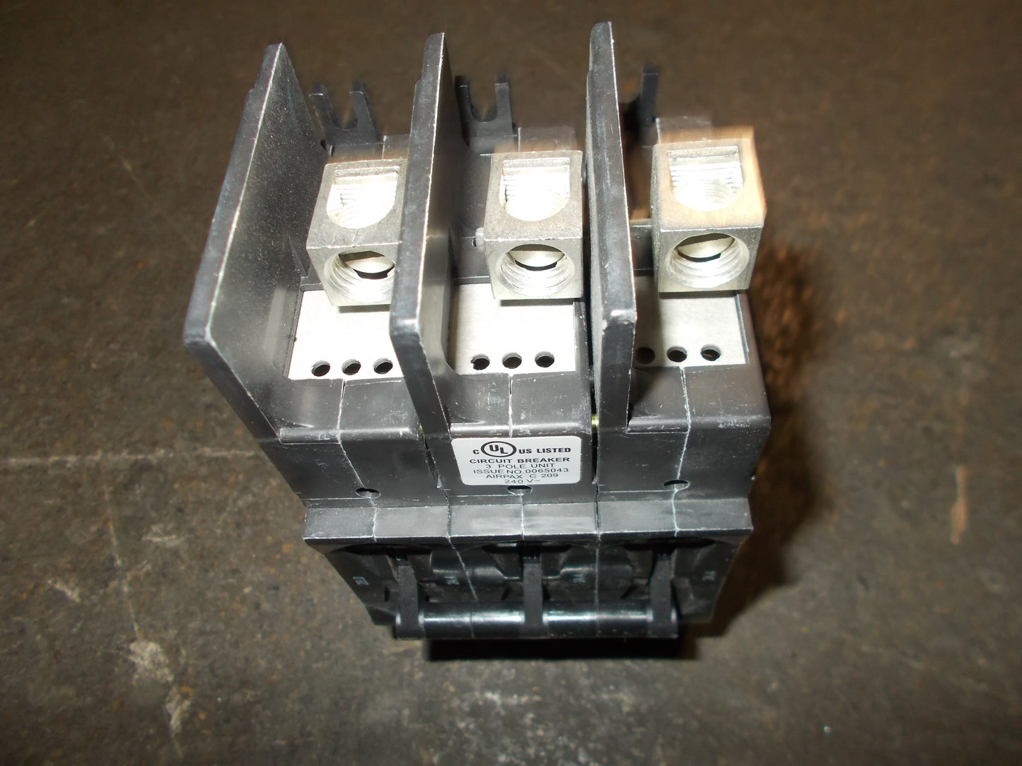 3 POLE 24.4 AMP "209 MULTI-POLE" SERIES HYDRAULIC MAGNETIC CIRCUIT BREAKER PROTECTOR 240/50-60/1 OR 3