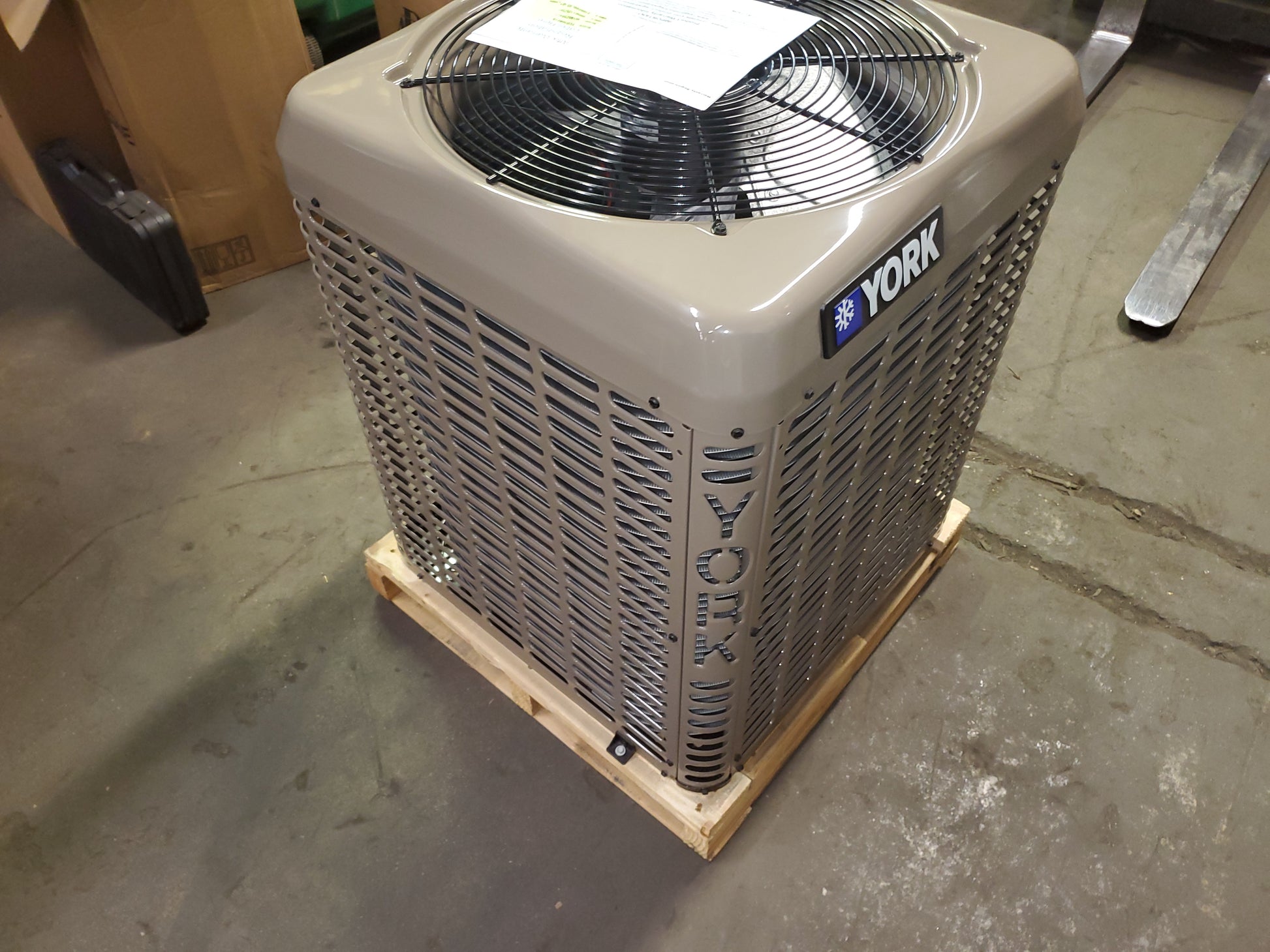 2-1/2 TON "LX" SERIES SPLIT SYSTEM AIR CONDITIONER, 13 SEER 208-230/60/1 R-410A
