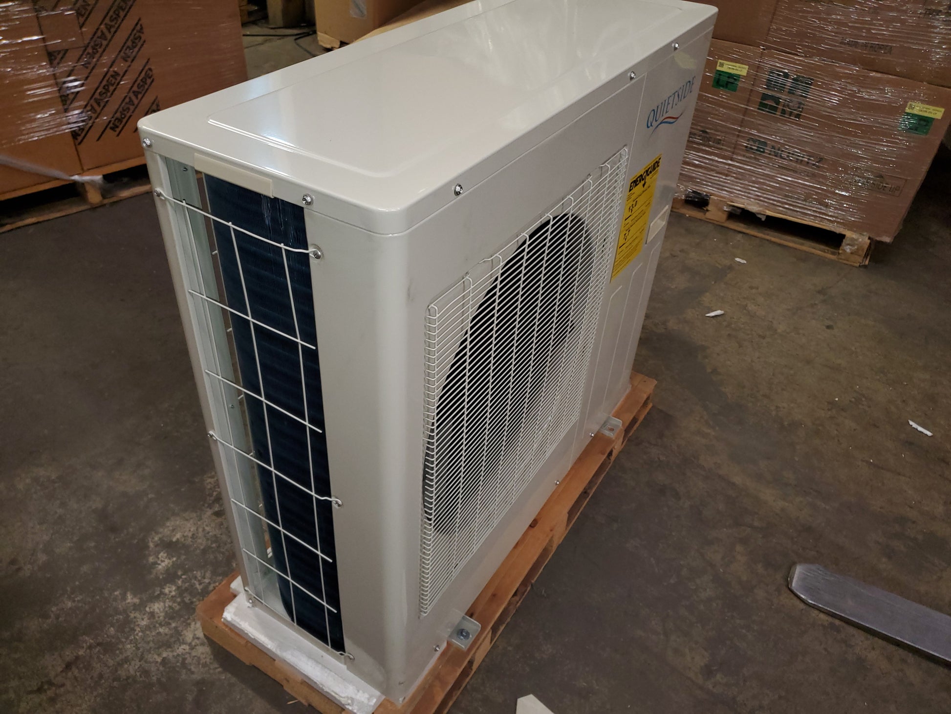 18,000 BTU SINGLE-ZONE OUTDOOR MINI-SPLIT HEAT PUMP UNIT, 13 SEER 230/60/1 R-410A 620 CFM