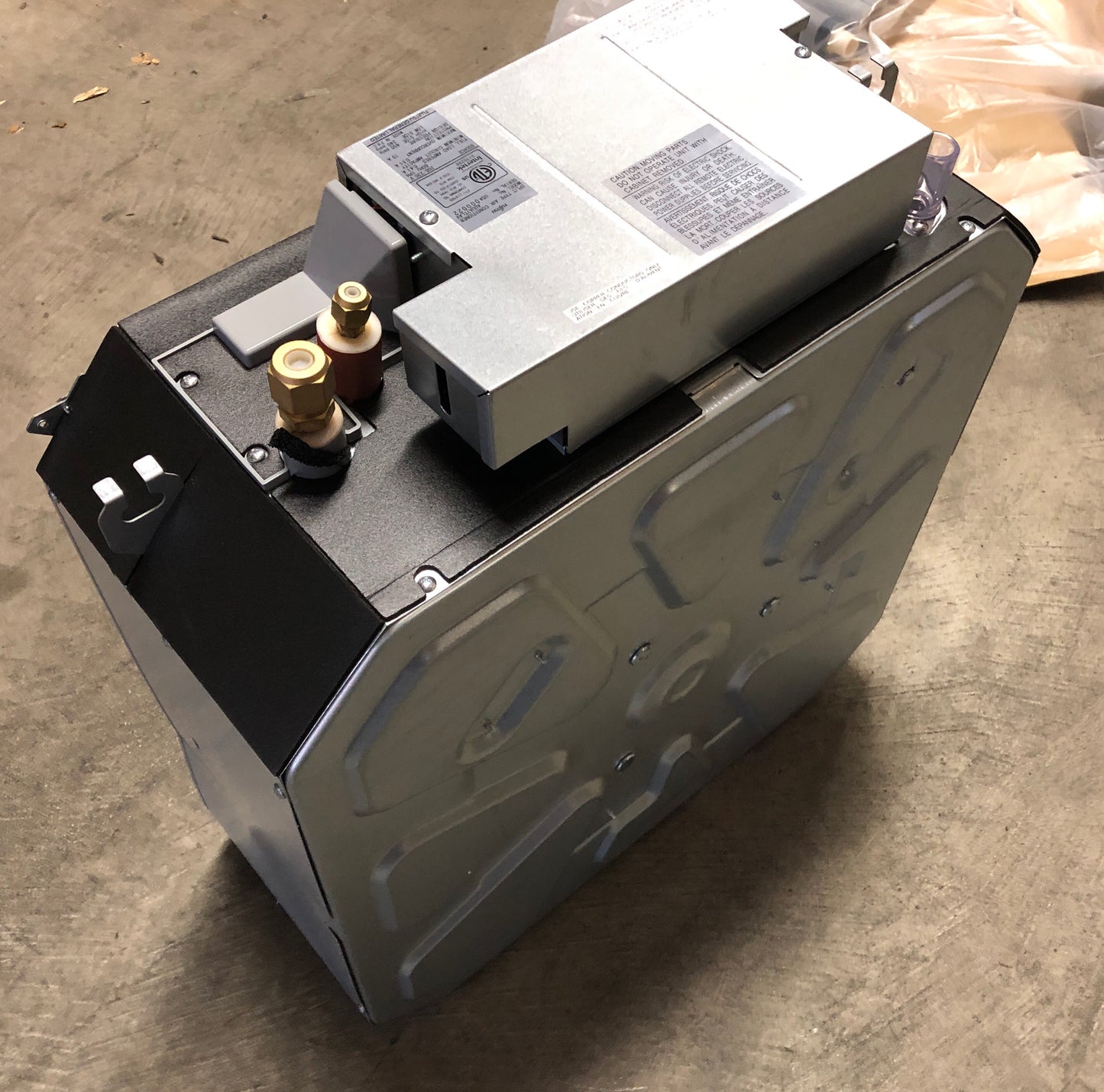 7,500 BTU AC/HP "AIRSTAGE" INDOOR MINI-SPLIT 4-WAY CEILING CASSETTE HEAT PUMP UNIT/LESS DECORATIVE GRILLE, 19.8 SEER 208-230/60/1 R-410A CFM:318