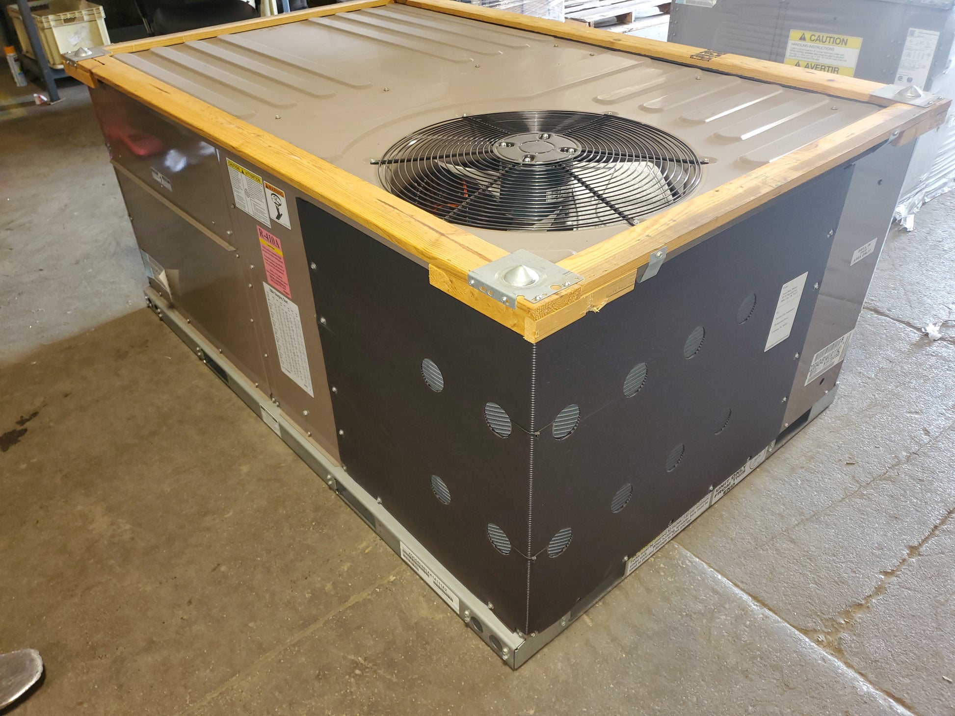 3 TON CONVERTIBLE NATURAL GAS/ELECTRIC PACKAGED UNIT, 14 SEER 80% 460/60/3 R-410A