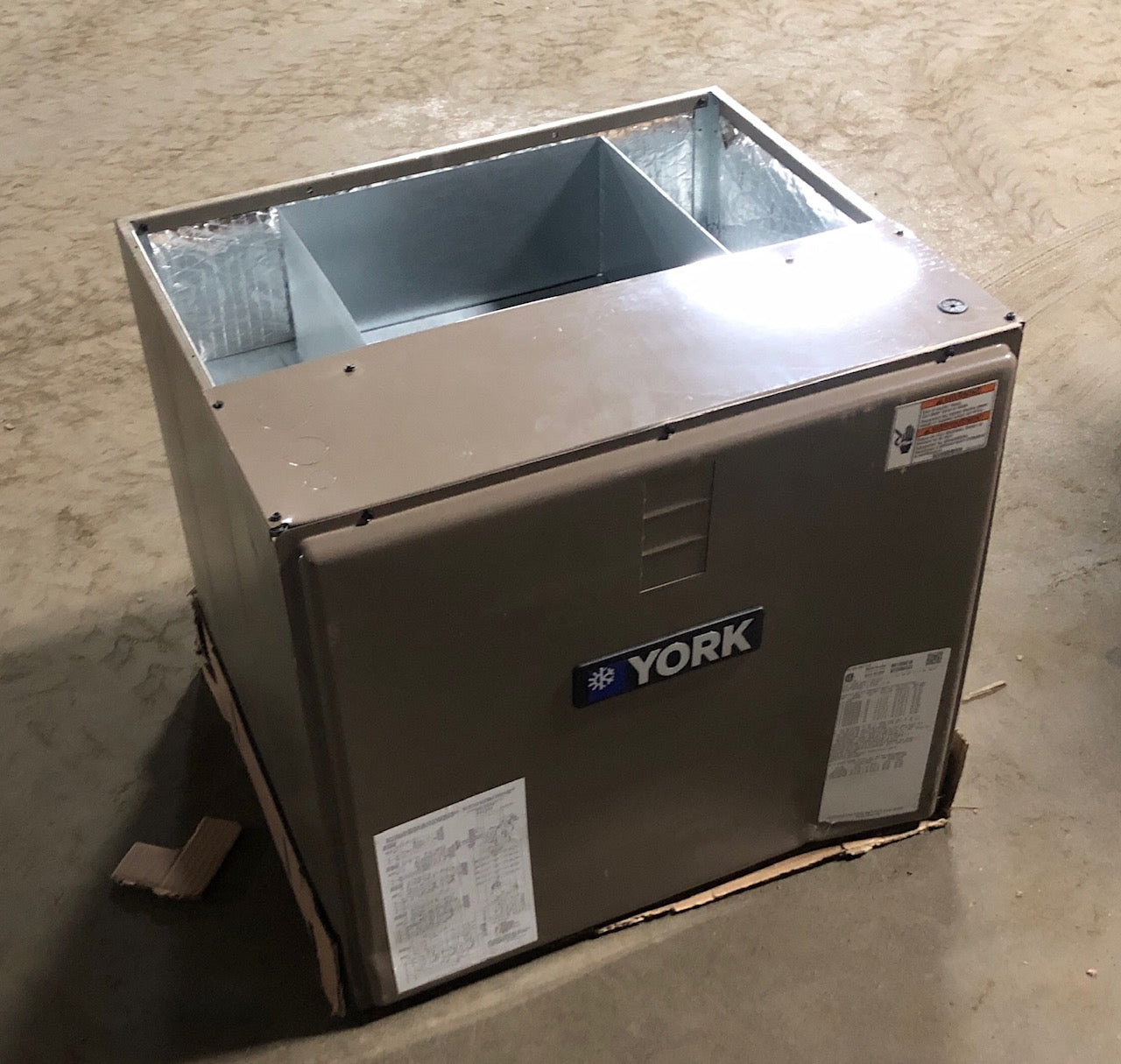 3-1/2 TON AC/HP MULTI-POSITION ECM CONTROLLED AIR HANDLER/LESS COIL, 208-230/60/1 CFM:1400