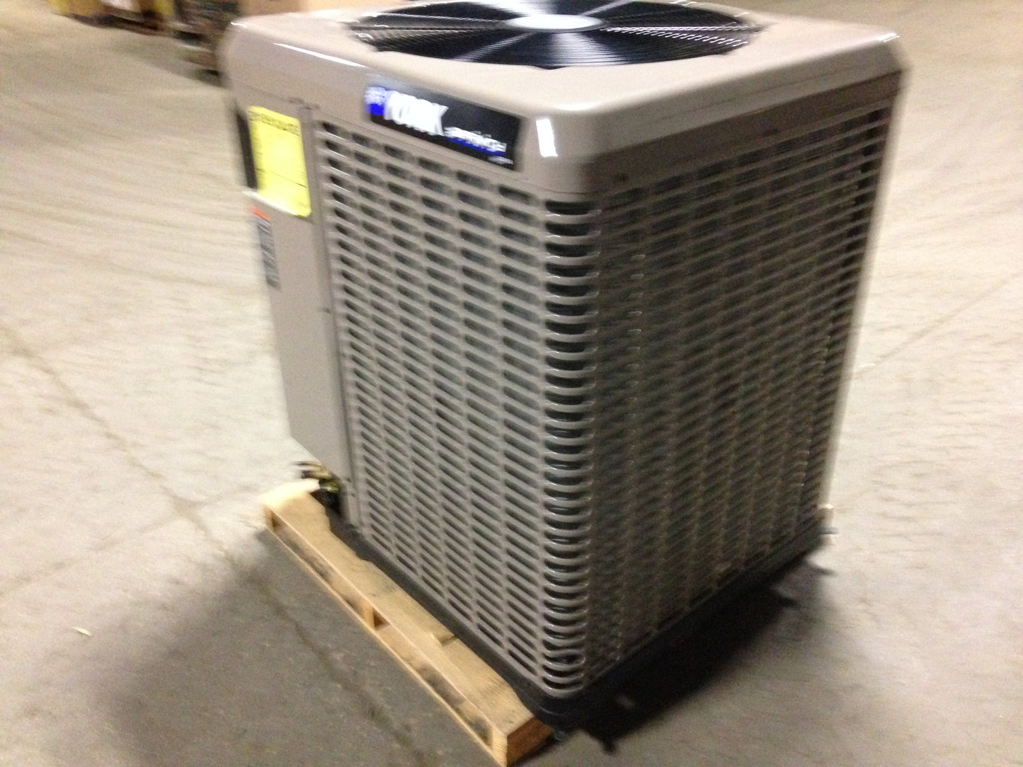 3 TON "AFFINITY" SERIES ECM VARIABLE SPEED COMMUNICATING SPLIT-SYSTEM AIR CONDITIONER, 20 SEER 208-230/60/1 R-410A