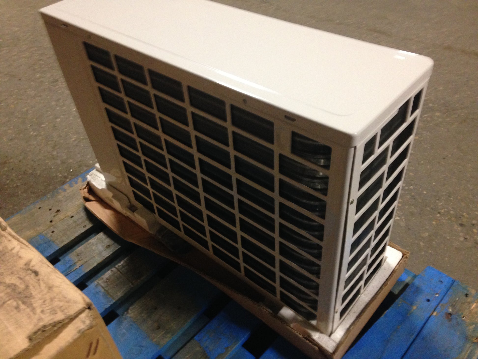 9,000 BTU SINGLE ZONE OUTDOOR MINI-SPLIT AIR CONDITIONER UNIT, 10 SEER 115/60/1 R-22