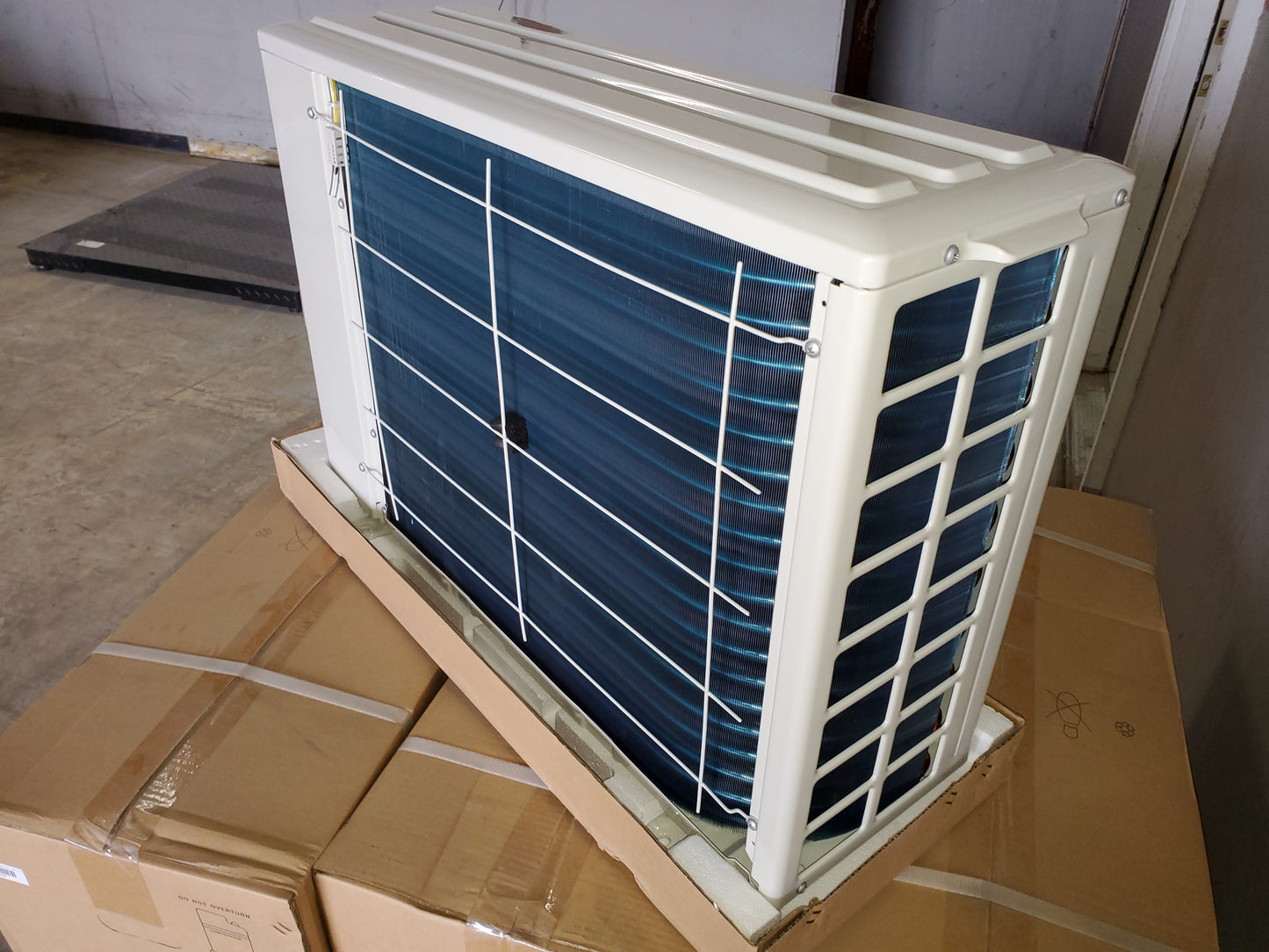 9,000 BTU SINGLE ZONE OUTDOOR INVERTER MINI-SPLIT HEAT PUMP UNIT, 22 SEER 208-230/60/1 R-410A CFM 300