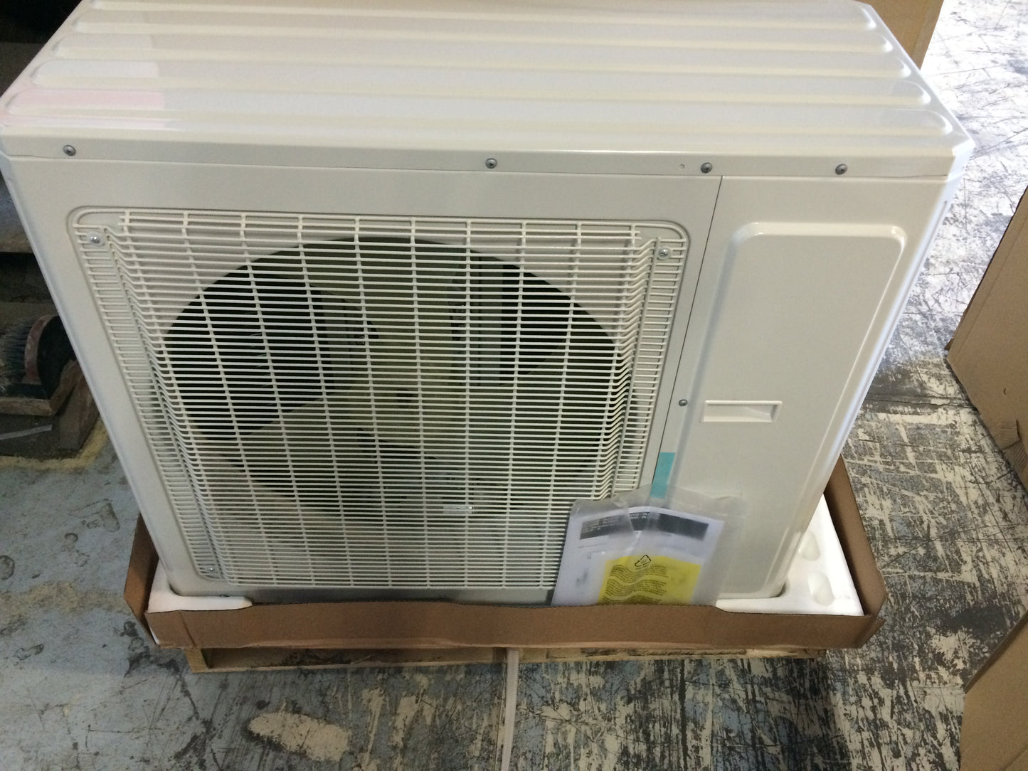 30,000 BTU OUTDOOR MINI-SPLIT HEAT PUMP UNIT 208-230/60/1 R-410A