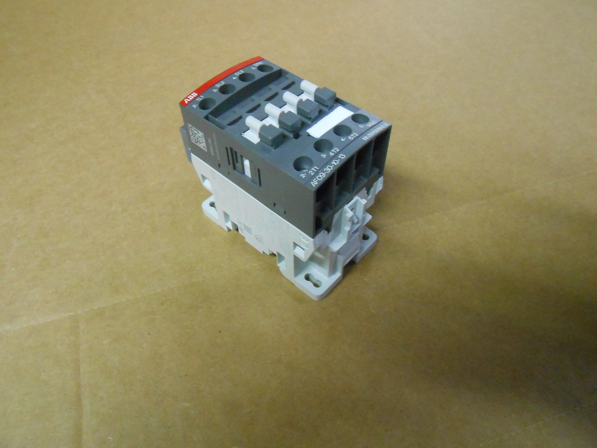 3 POLE 25 AMP CONTACTOR WITH SUPPRESSOR