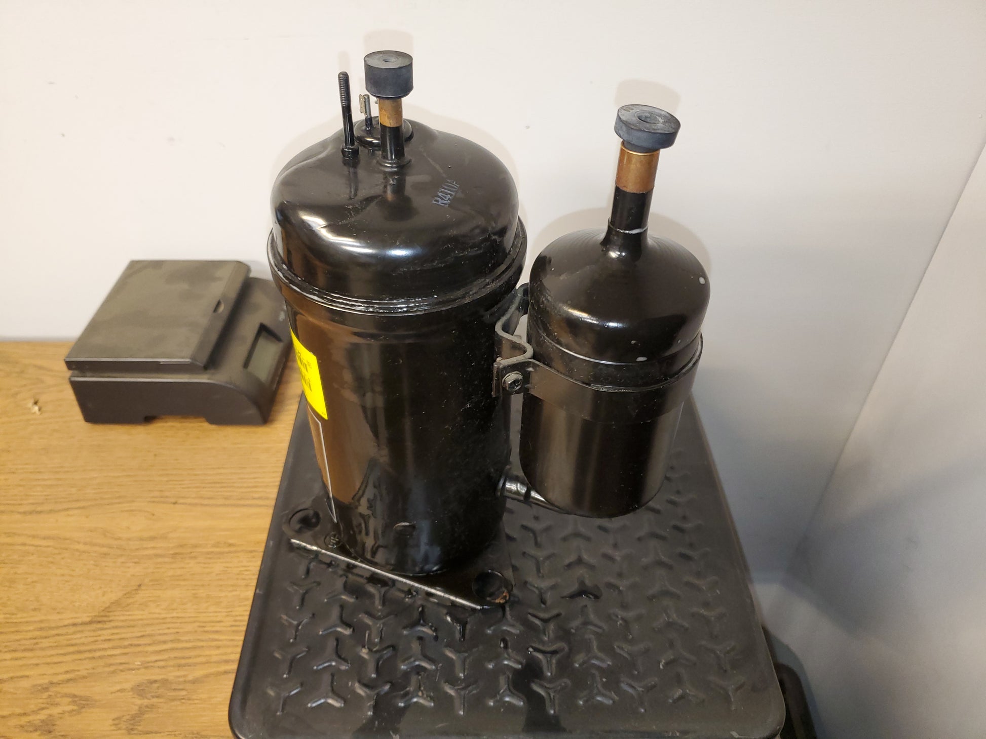 DAEWOOD AC ROTARY COMPRESSOR, 123/60/3 R-410A – Surplus City Liquidators