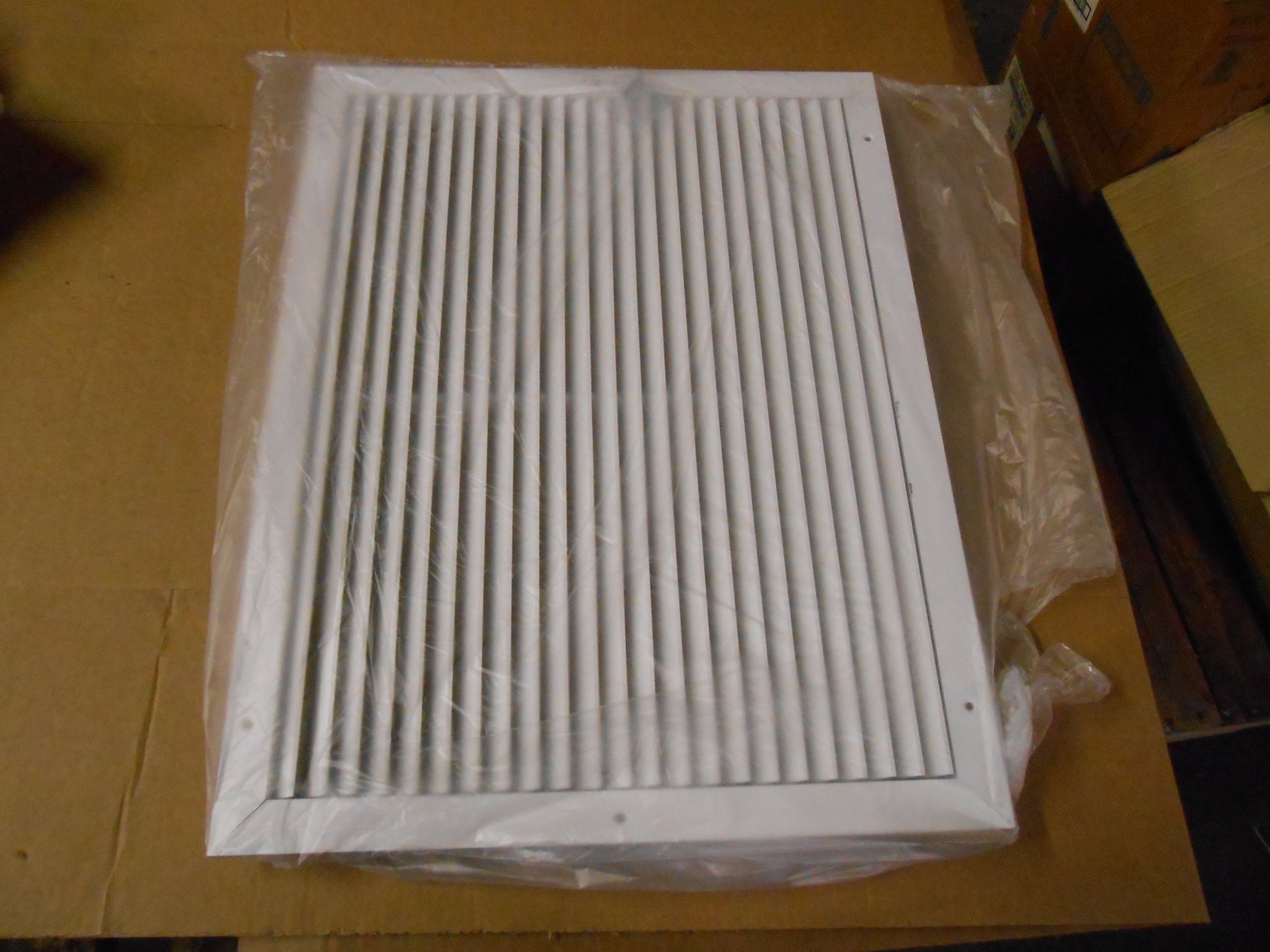 24" X 18" SIDEWALL GRILLE WHITE