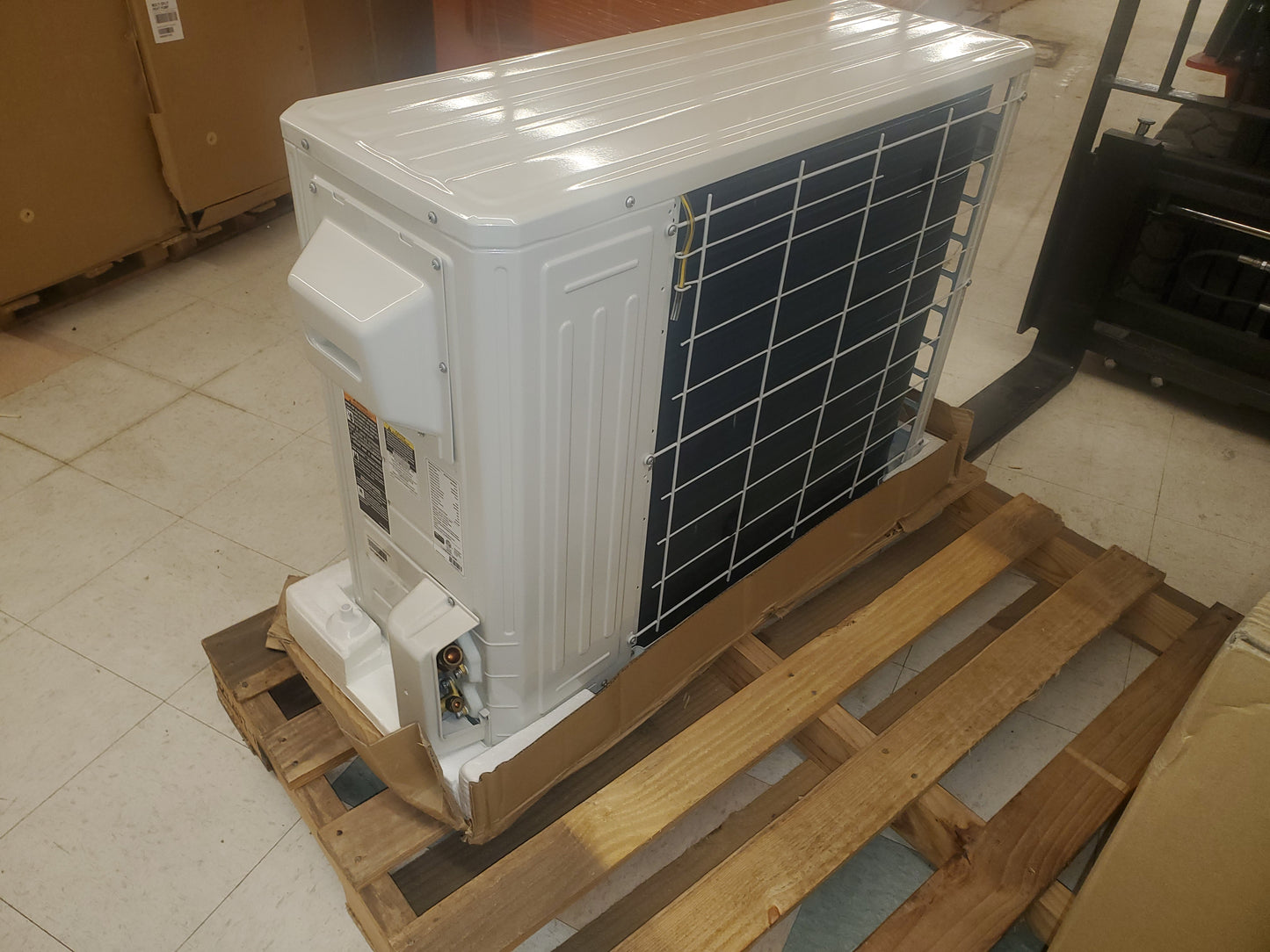 18,000 BTU SINGLE-ZONE OUTDOOR HEAT PUMP DC INVERTER MINI SPLIT UNIT, 21 SEER 208-230/60/1 R-410A