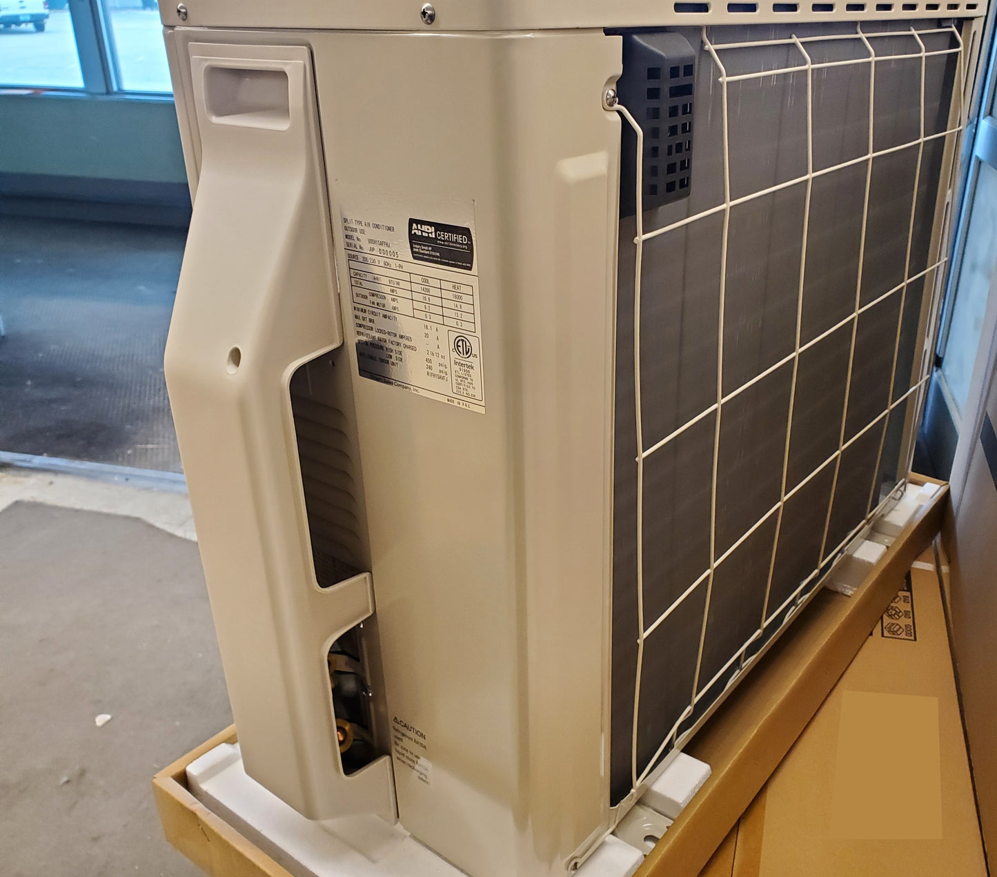 15,000 BTU SINGLE-ZONE INVERTER OUTDOOR MINI-SPLIT HEAT PUMP UNIT, 208-230/60/1 R-410A 20.3 SEER